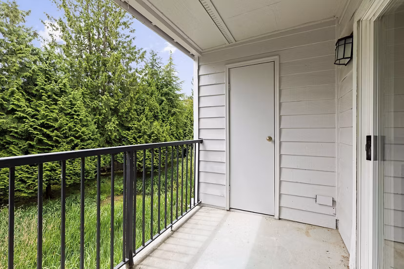 patio at BluWater Apartments 