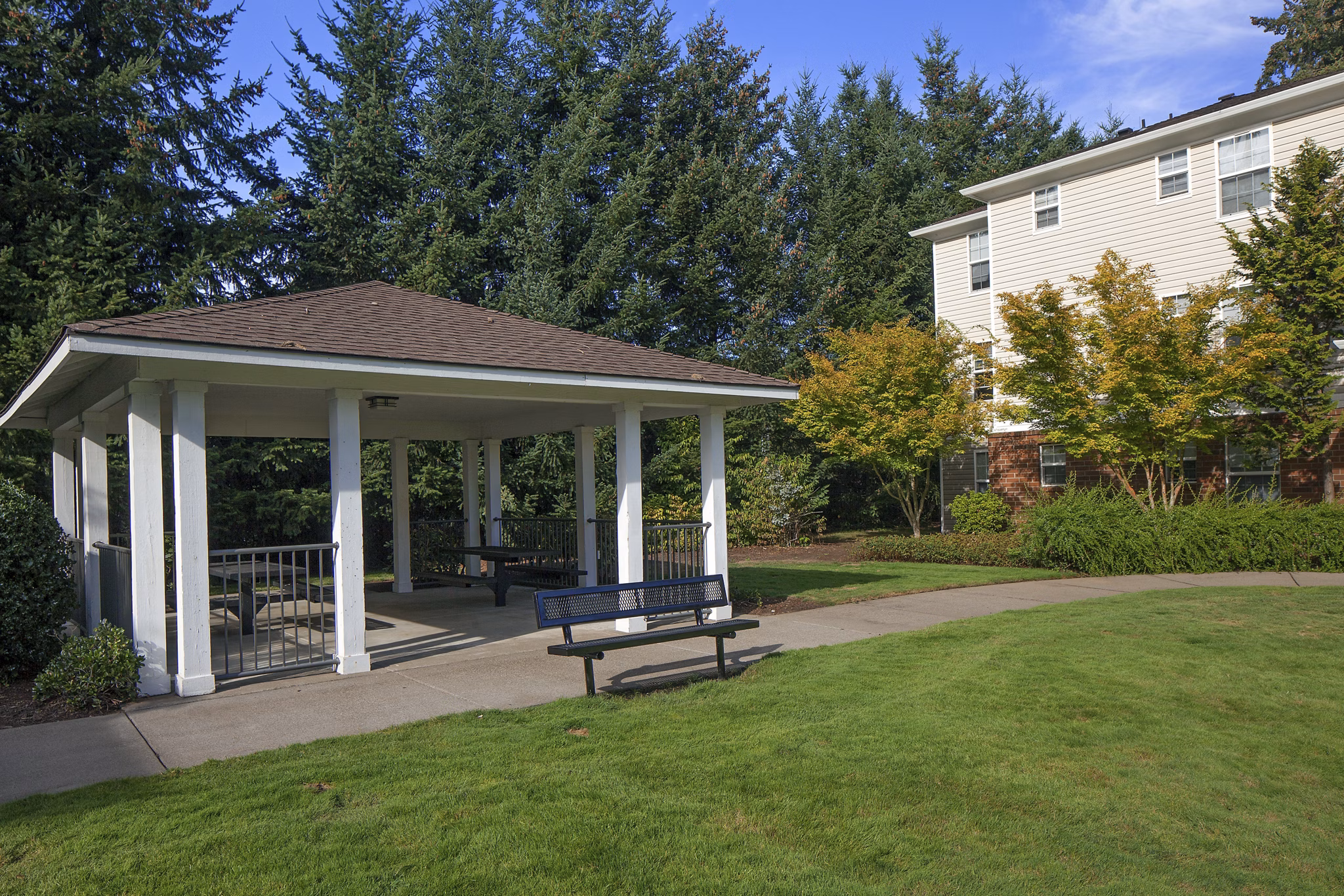 Arya at Hedges Creek: Modern luxury apartment in Tualatin