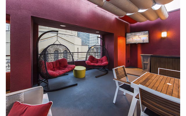 Avana on Wilshire Apartments — community and apartment views.