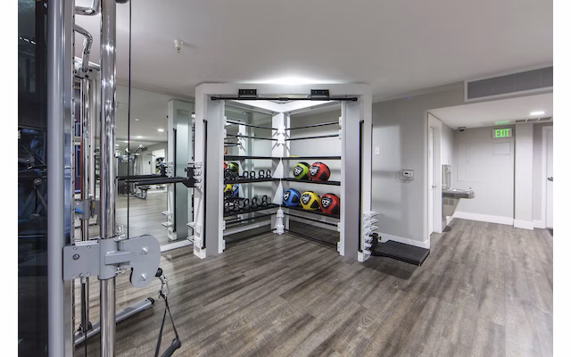 Avana on Wilshire Apartments — community and apartment views.