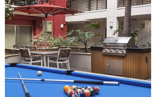 Avana on Wilshire Apartments — community and apartment views.
