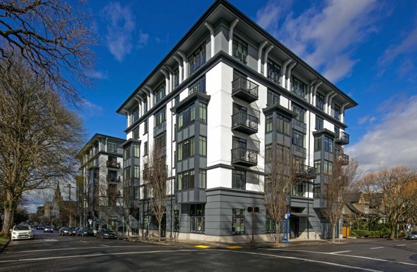 Park 19 Apartments: Sleek modern at luxury apartments in downtown Seattle
