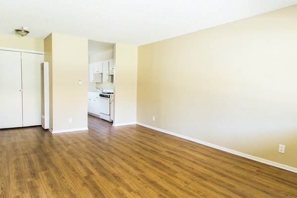 Modern dining room with elegant decor at Ventura Terrace Apartments, featuring stylish seating and ambient lighting
