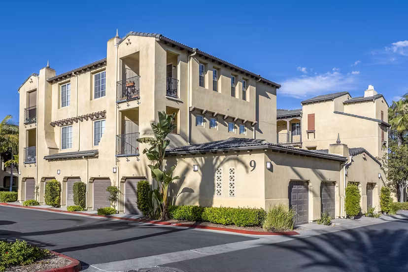 Rolling Hills Gardens: Elegant building at luxury apartments in serene neighborhood