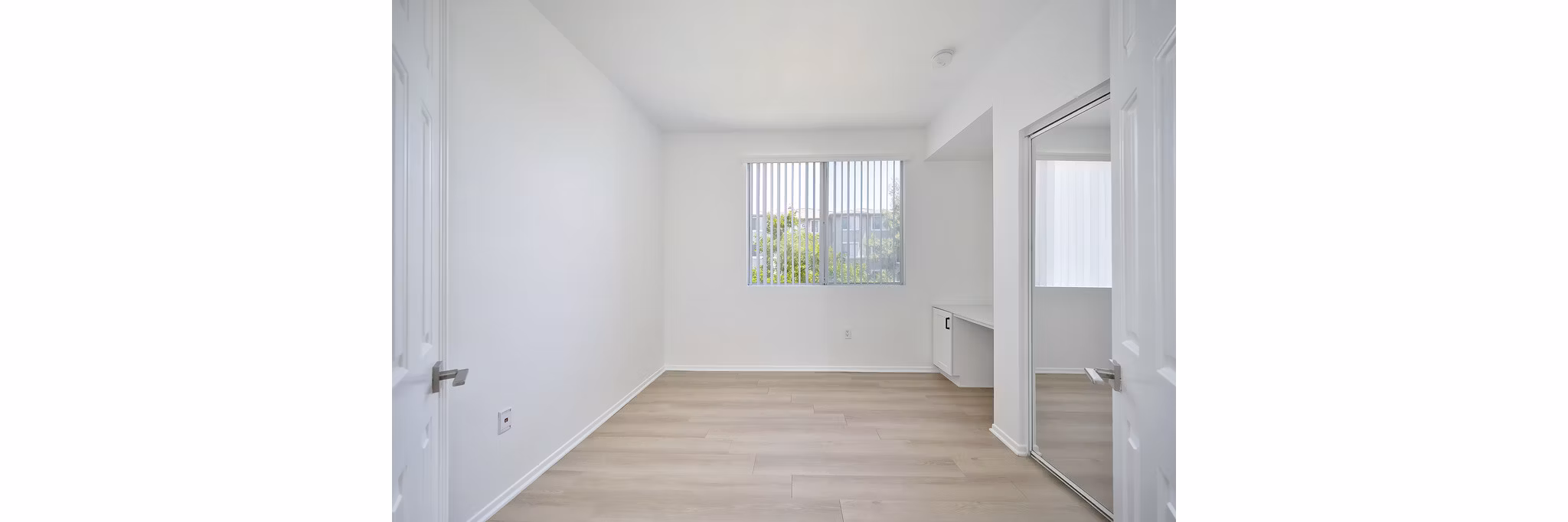bedroom at Eagle Glen Apartments