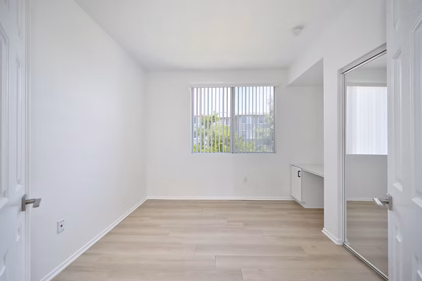 bedroom at Eagle Glen Apartments