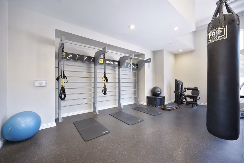 fitness center at Eagle Glen Apartments