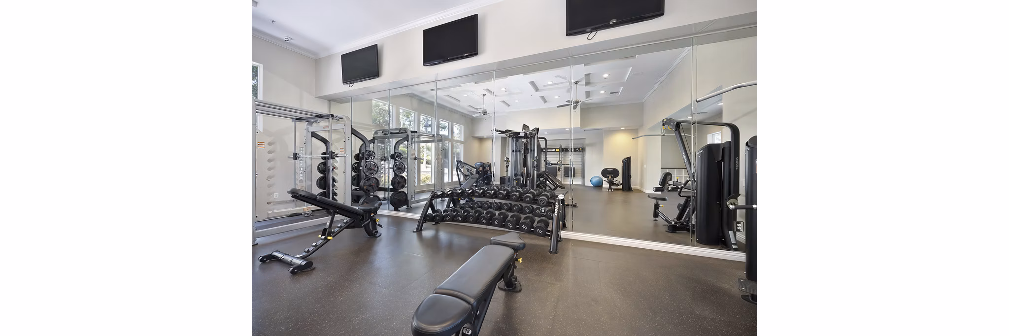 fitness center at Eagle Glen Apartments