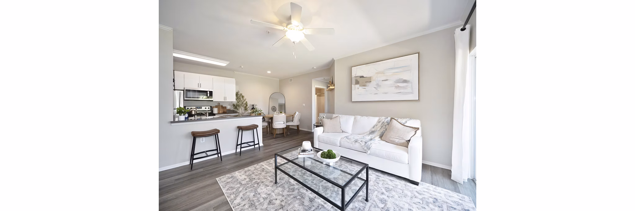 living room at Eagle Glen Apartments