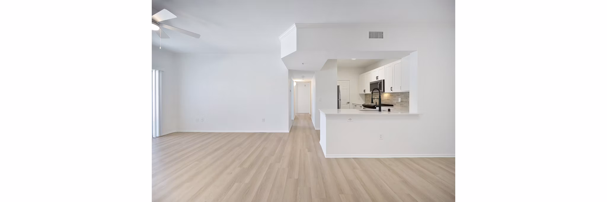living room at Eagle Glen Apartments