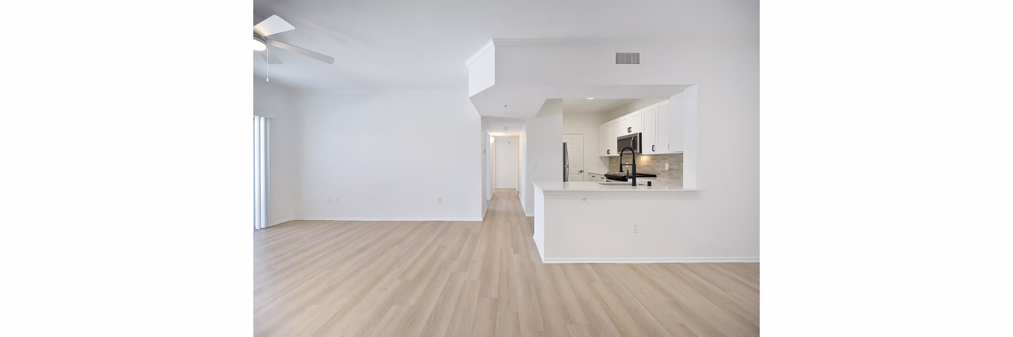 living room at Eagle Glen Apartments