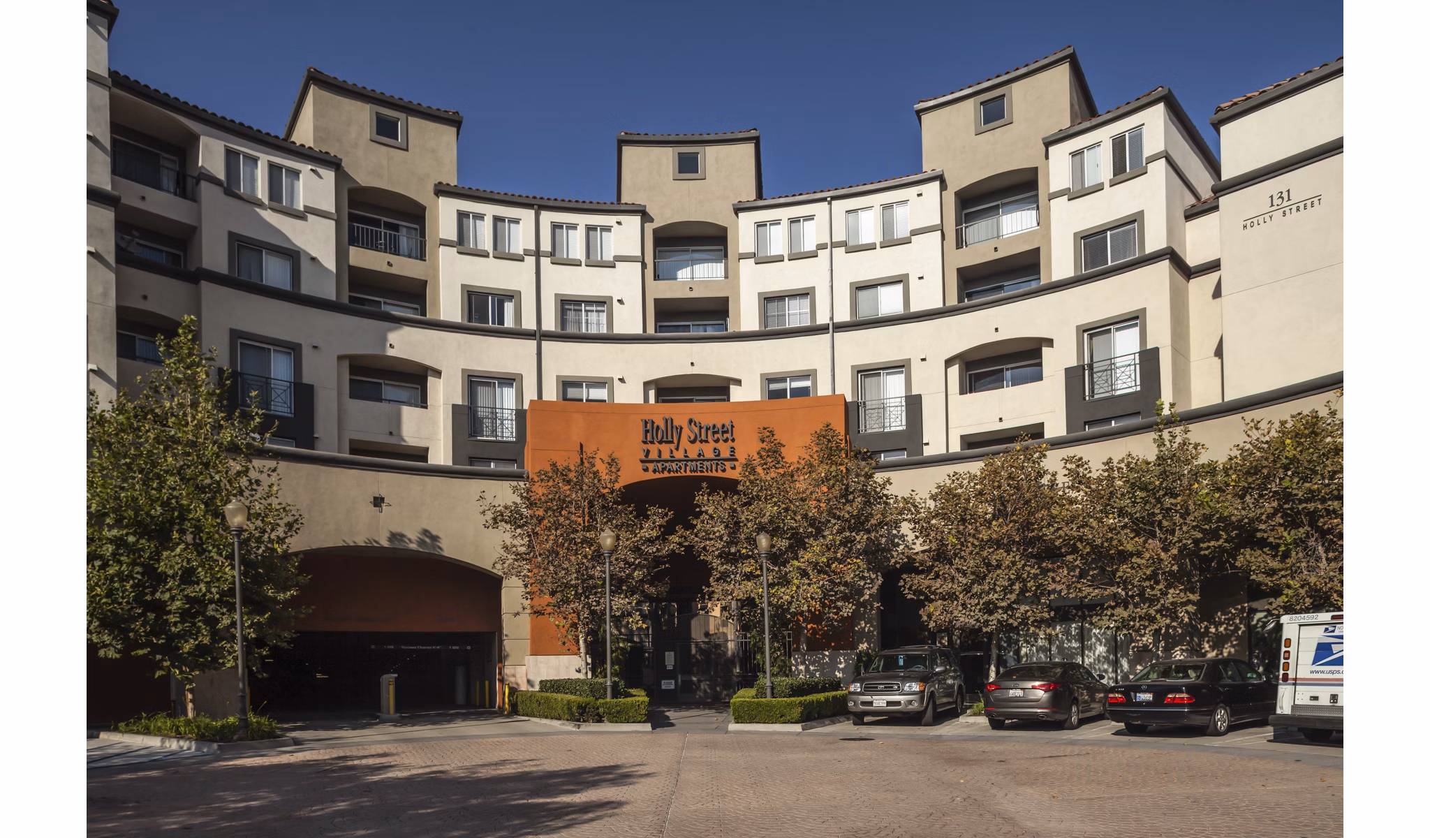 Holly Street Village Apartments: Contemporary design in Monrovia