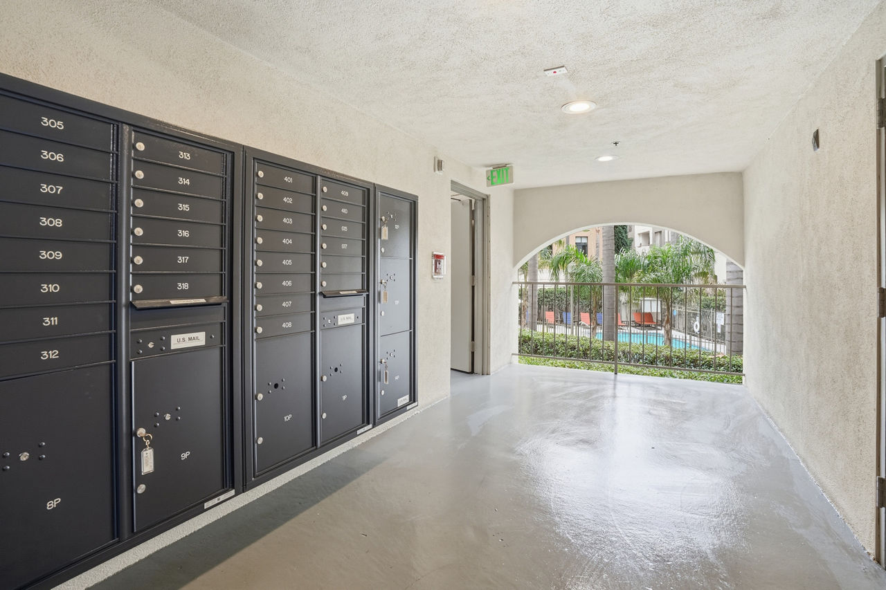 Holly Street Village Apartments Pasadena Ca 10 of 12