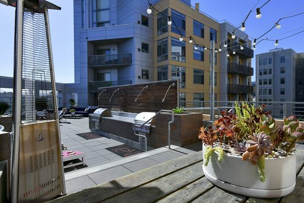 grill area at Venn Apartments