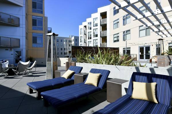 patio and sun deck area at Venn Apartments