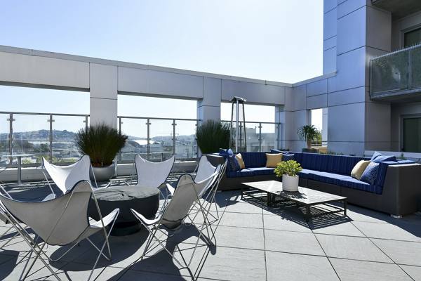 patio and sun deck area at Venn Apartments