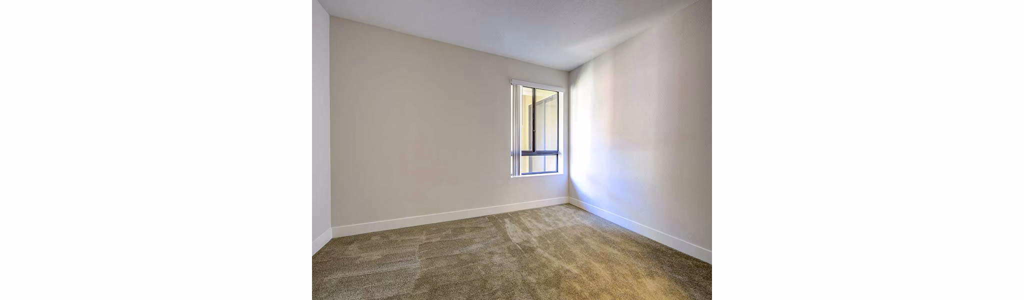 bedroom at Elevate Long Beach Apartments 