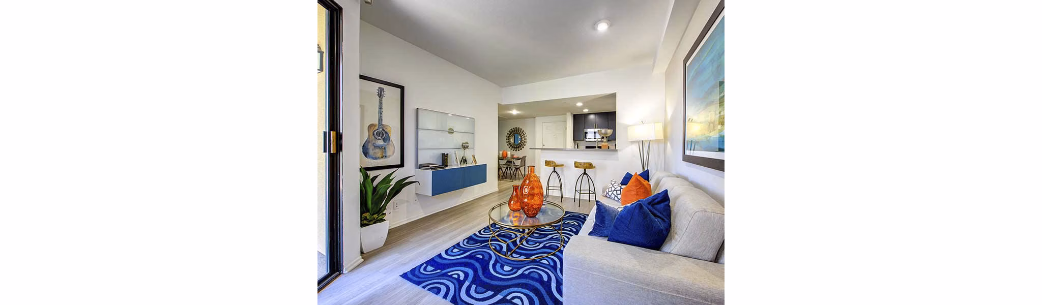 living room at Elevate Long Beach Apartments 
