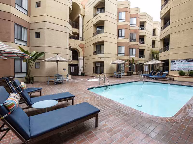 pool at Elevate Long Beach Apartments 