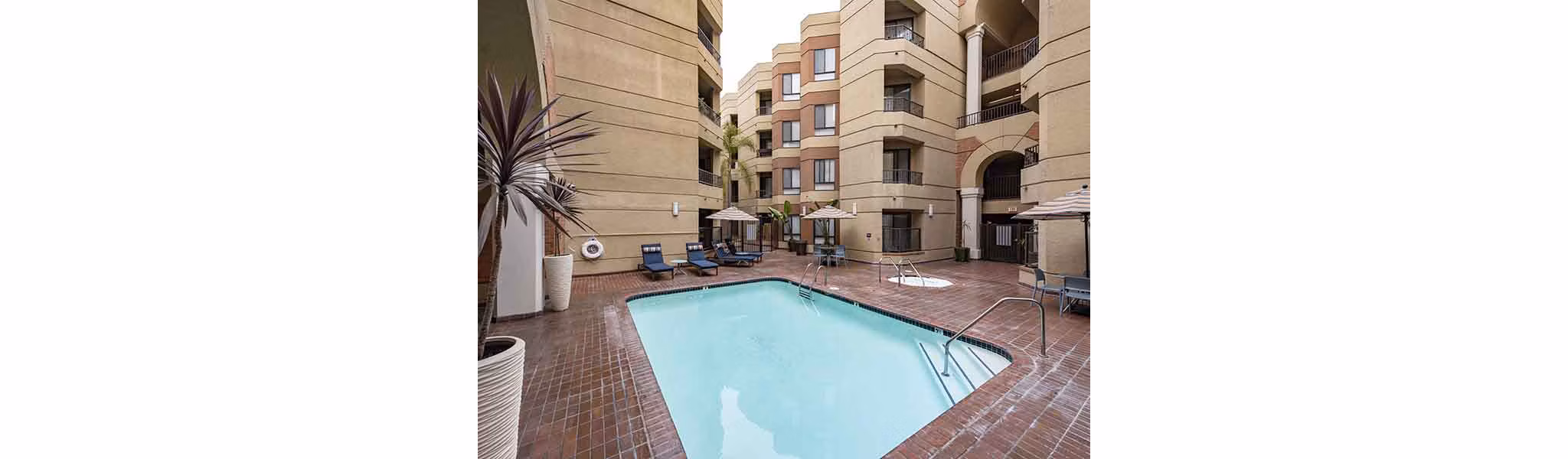 pool at Elevate Long Beach Apartments 
