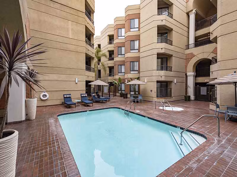 pool at Elevate Long Beach Apartments 