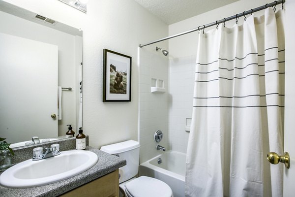 bathroom at Villa Hermosa Apartments