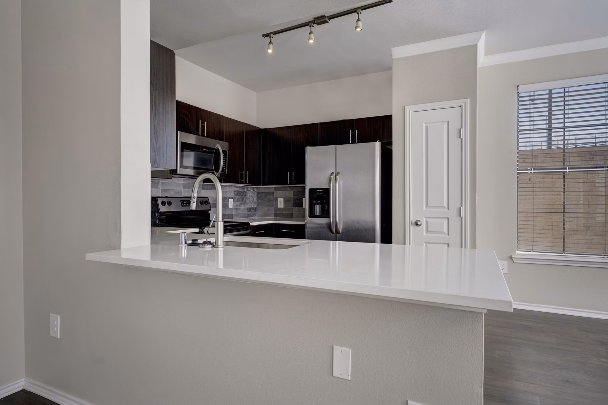 kitchen at The Metro Apartments 