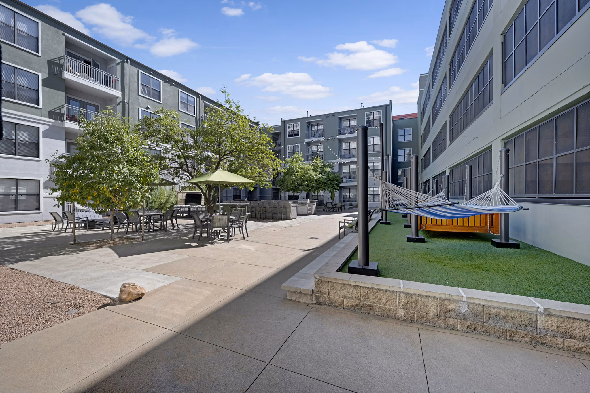 grill area at The Metro Apartments 
