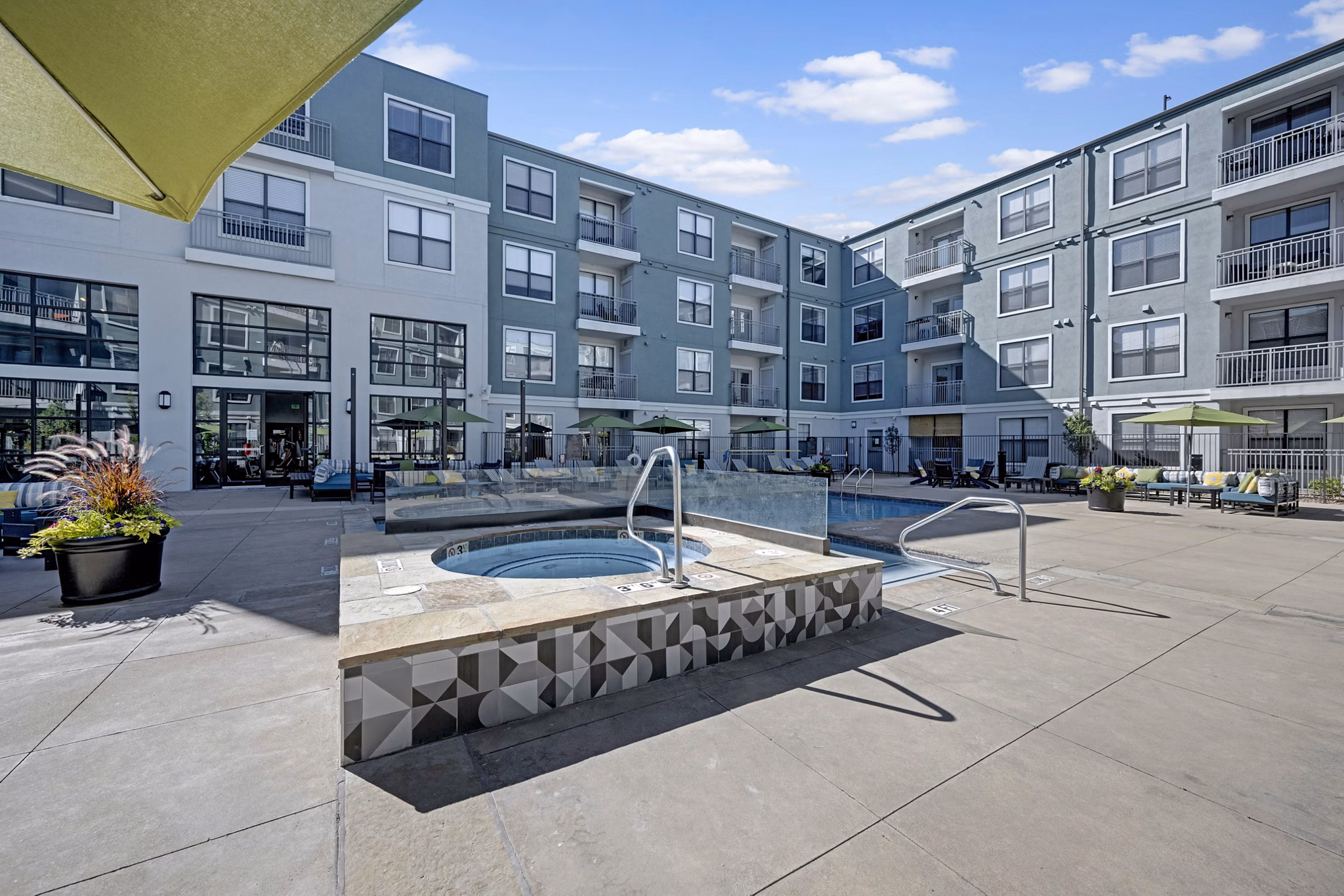 pool at The Metro Apartments 