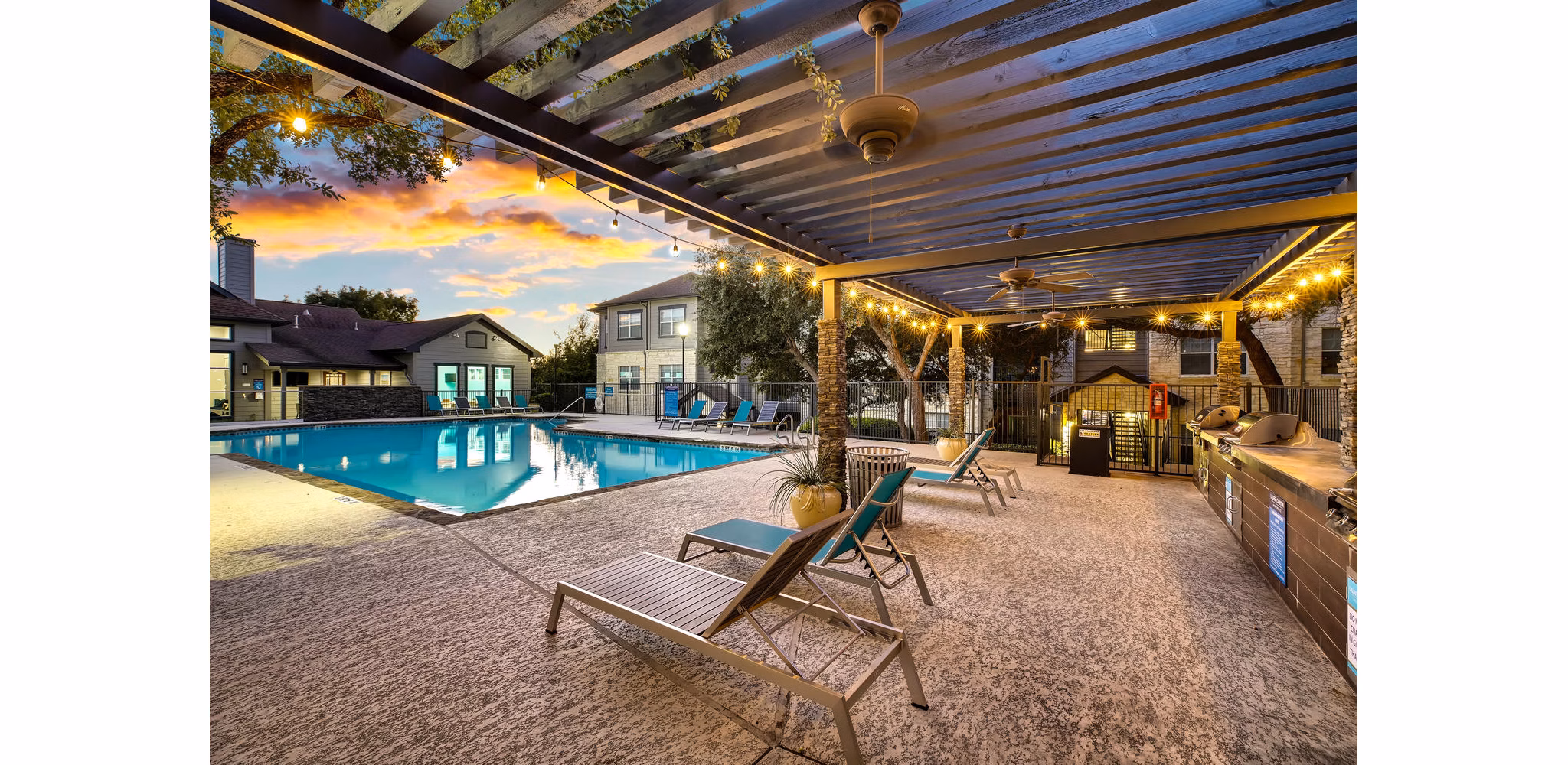 pool at Laurel Canyon Apartments