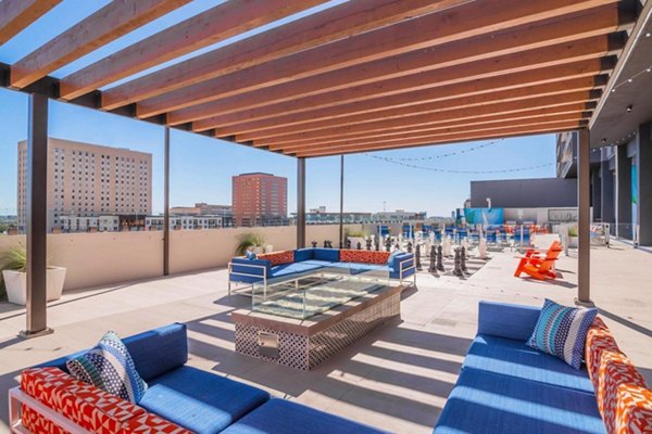 patio at Houston House Apartments