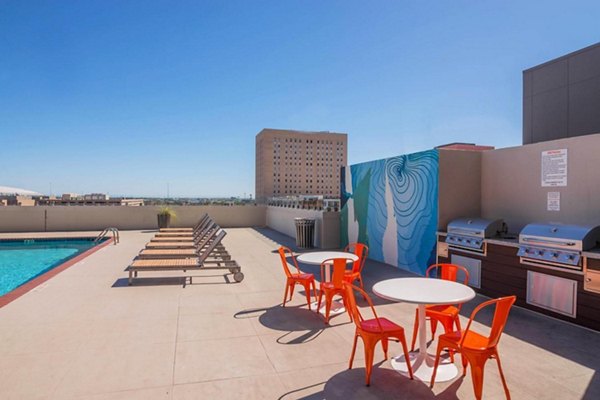 patio at Houston House Apartments