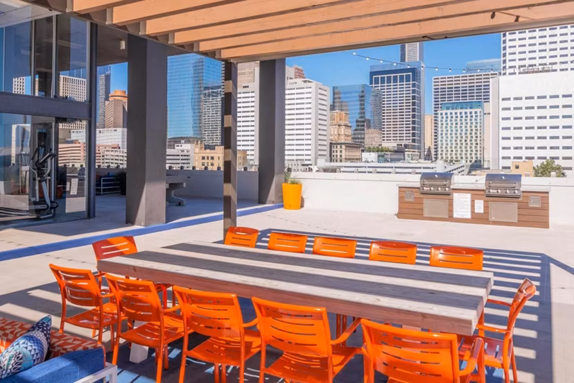 patio at Houston House Apartments