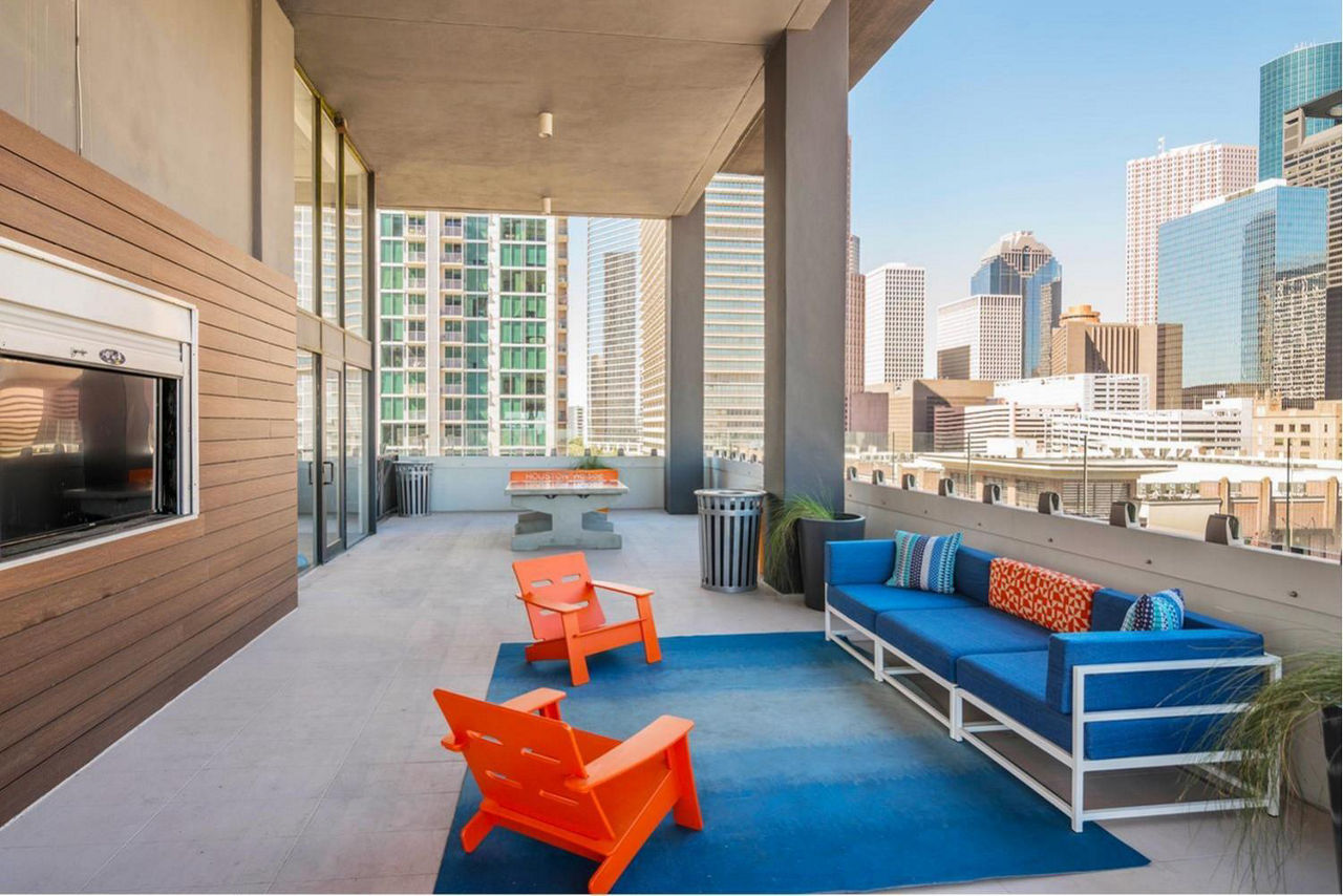 Roof deck at Houston House Apartments (5 of 7)