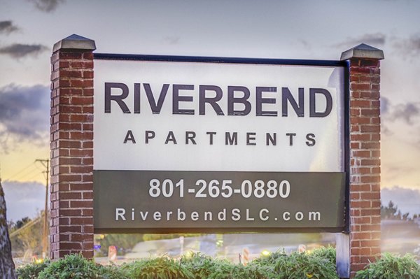 building at Riverbend Apartments