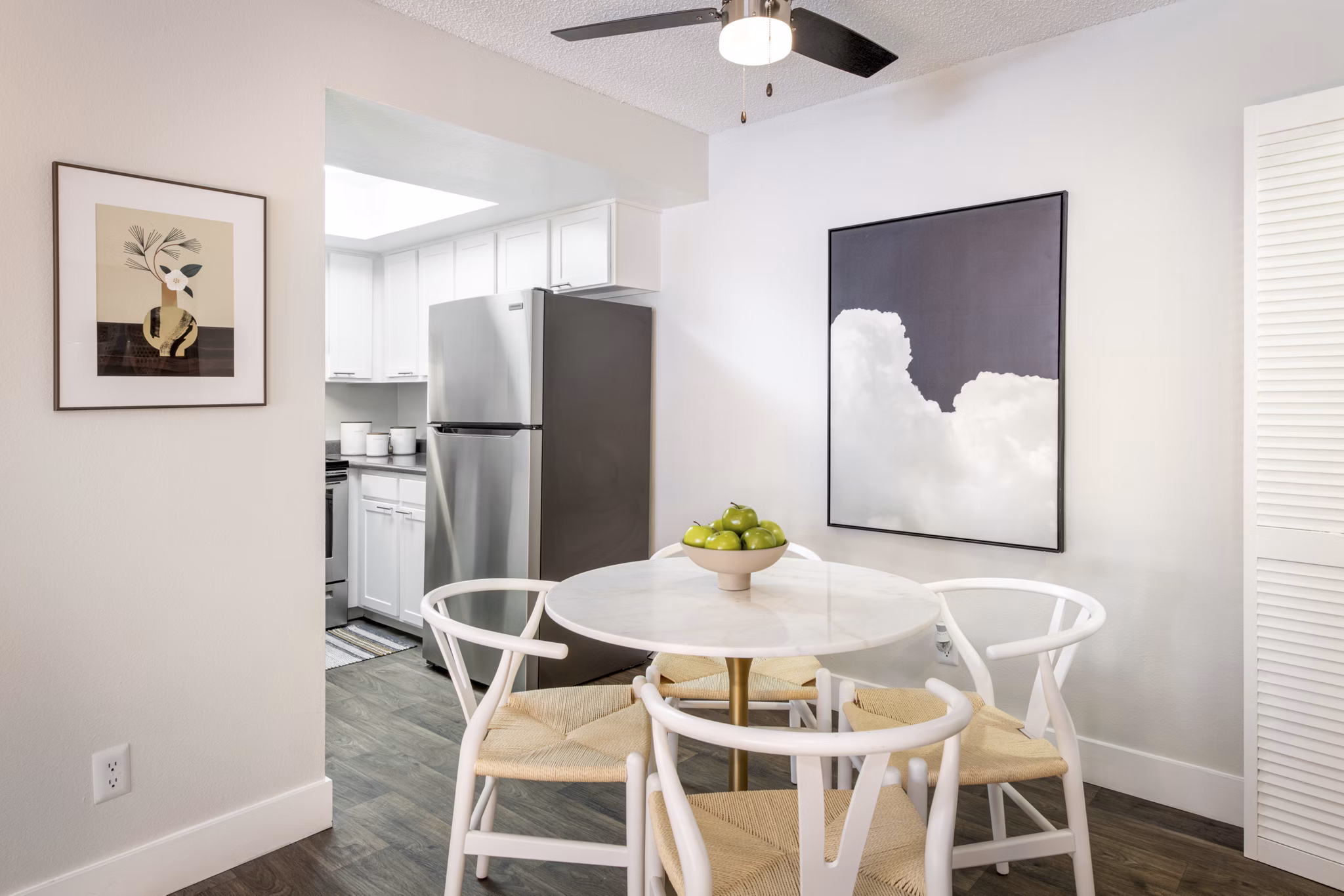Dining area with modern decor at The Ridge at Mountain View Apartments