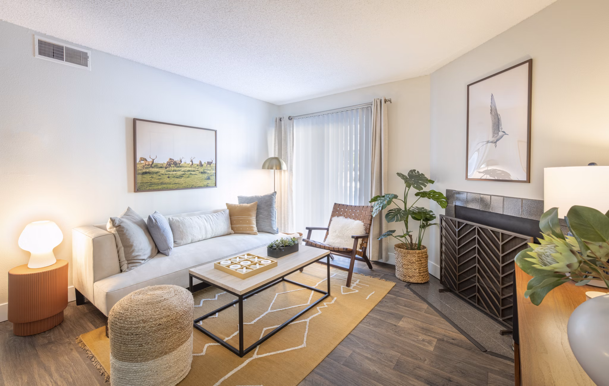 living room at The Ridge at Mountain View Apartments