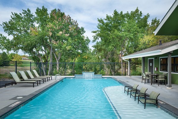 pool at The Ridge at Mountain View Apartments