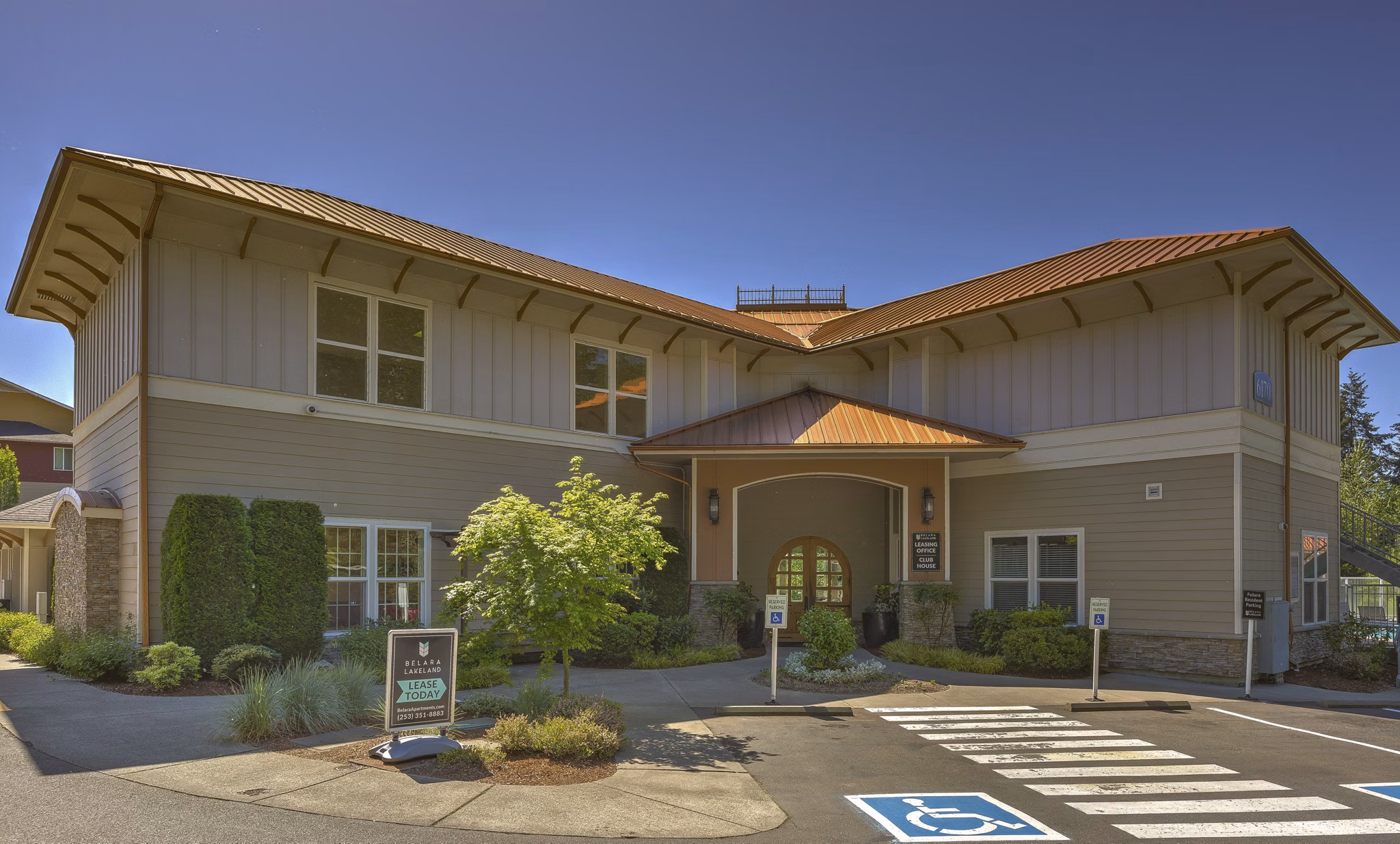 exterior at Belara at Lakeland Apartments 