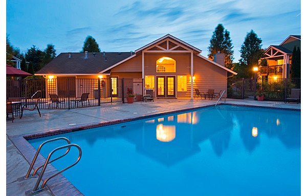 Resort-style swimming pool at Eight Towncenter Apartments offering luxury leisure amenities