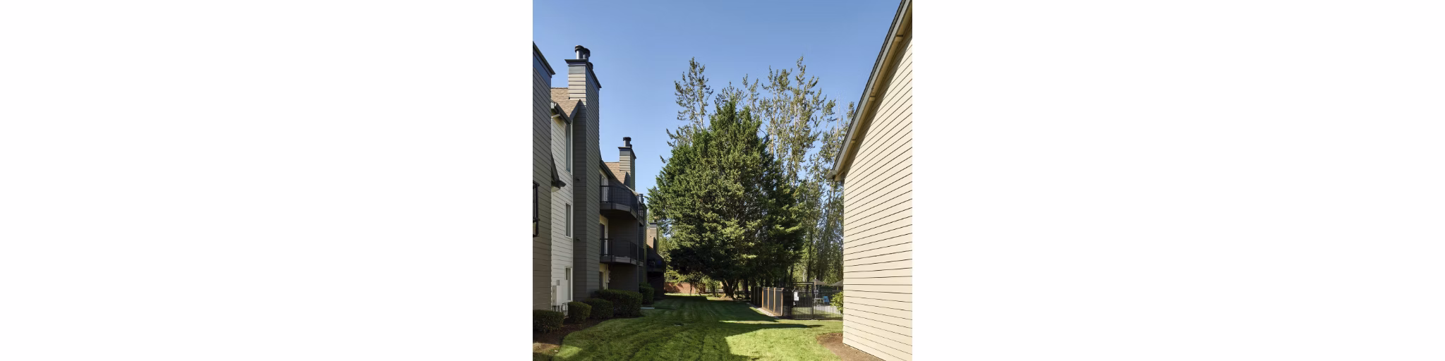 exterior at The Woodlands Apartments