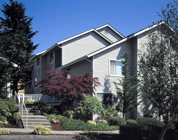 exterior at Island Homestead Apartments
