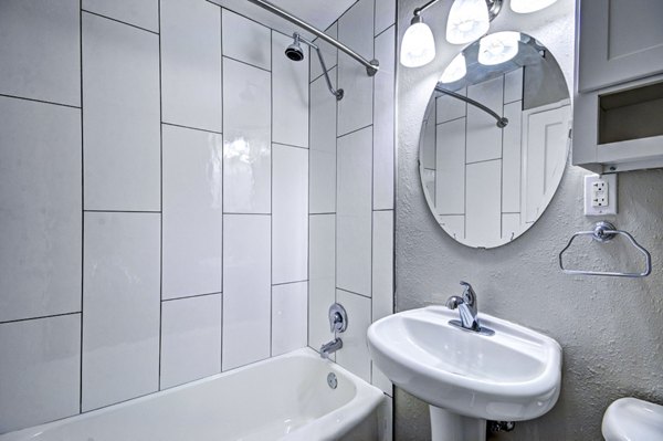 bathroom at Lock Vista Apartments