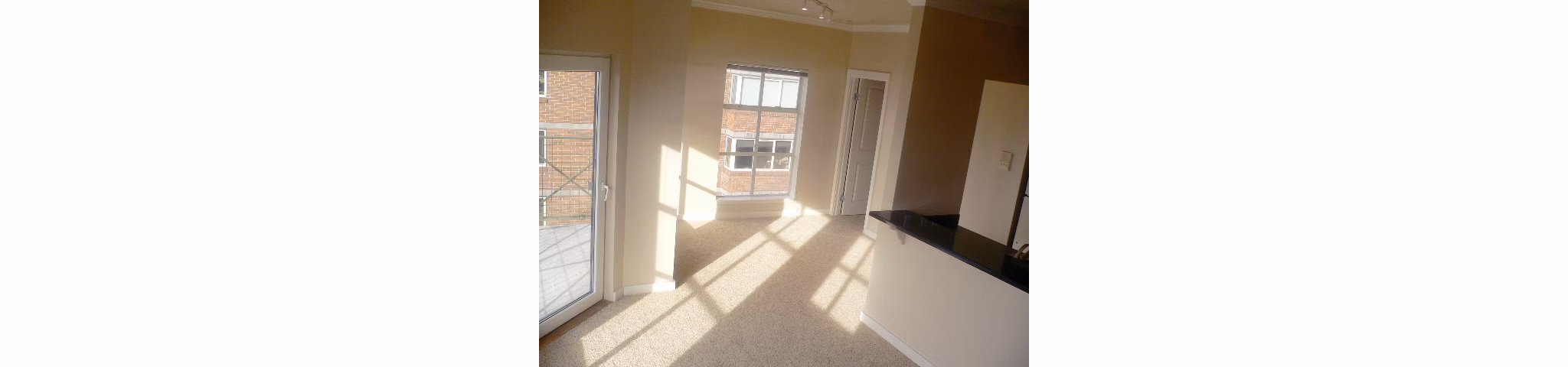 Dining room with modern decor at Post Alley Court Apartments in Seattle