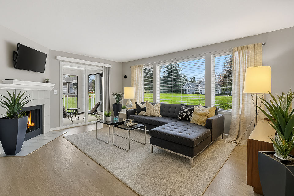 living room at Rivercrest Meadows Apartments