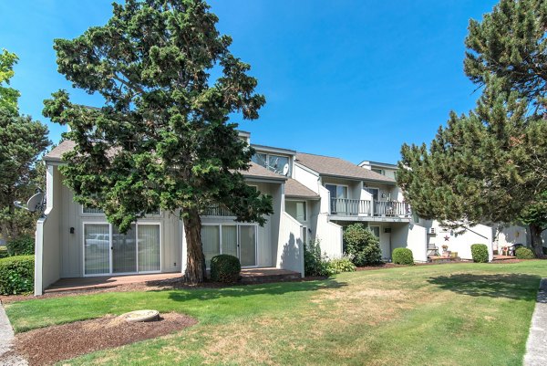 exterior at Meadowlawn Apartments