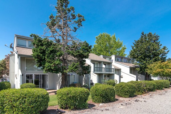 exterior at Meadowlawn Apartments