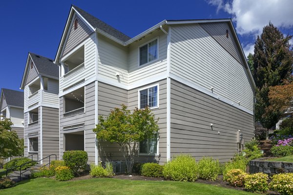 Highland Hills: Elegant view of luxury apartments in suburban setting