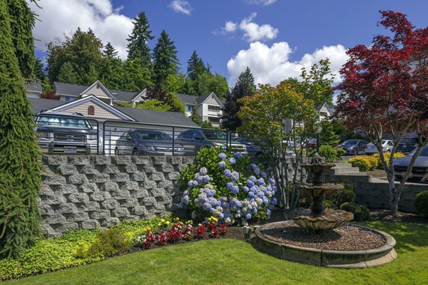 courtyard at Highland Hills Apartments