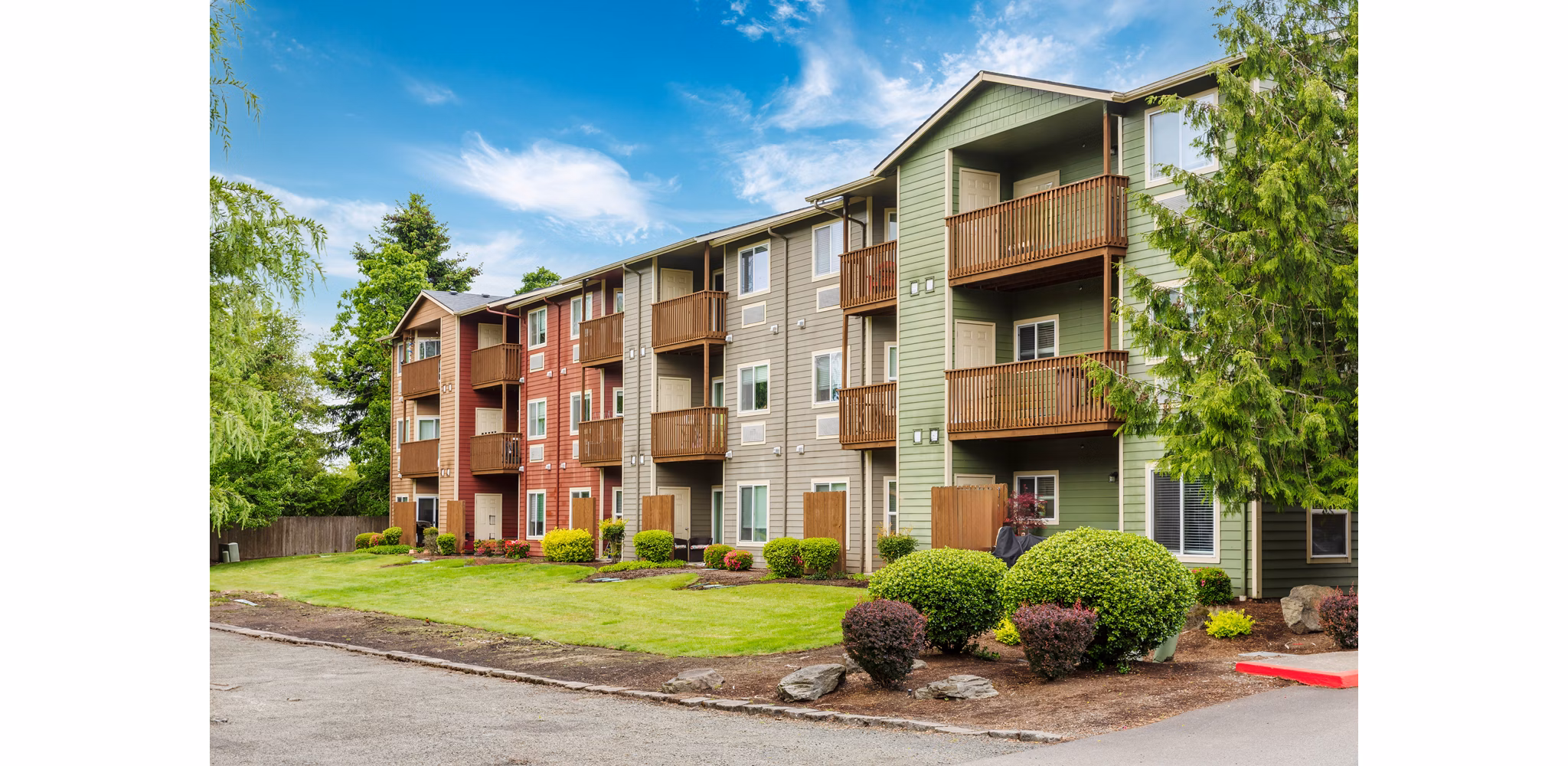 exterior at Willamette Park Apartments 